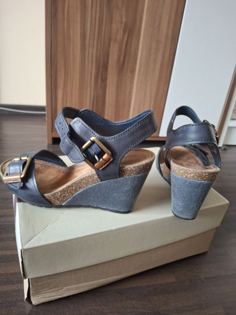Сандали Clarks тъмносини/платформа