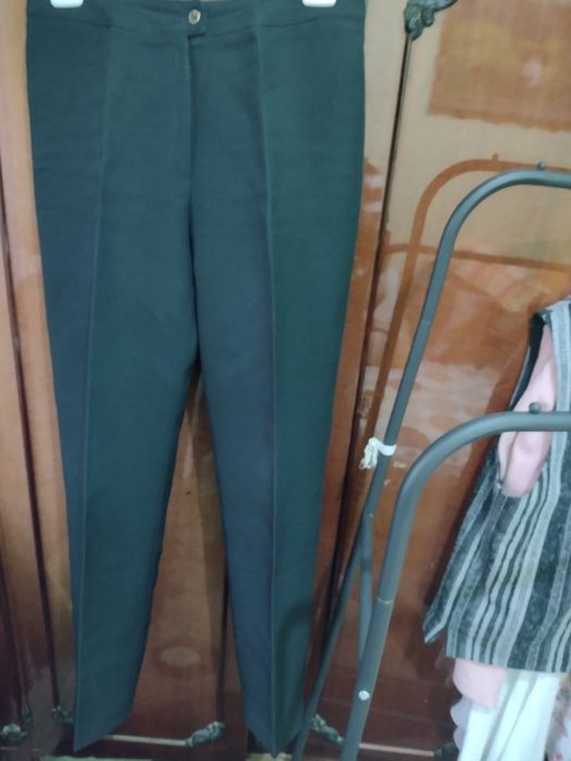 Pantaloni trening, blugi și pantaloni stofa .