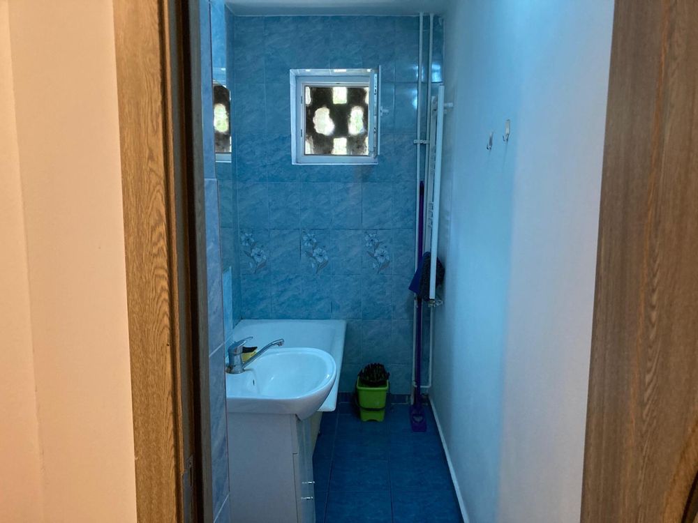 Inchiriez apartament