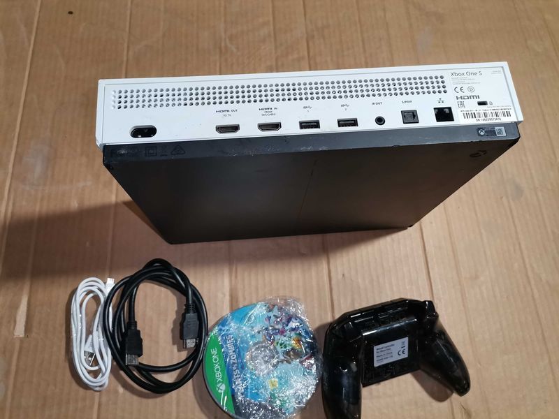Конзола - Xbox One S