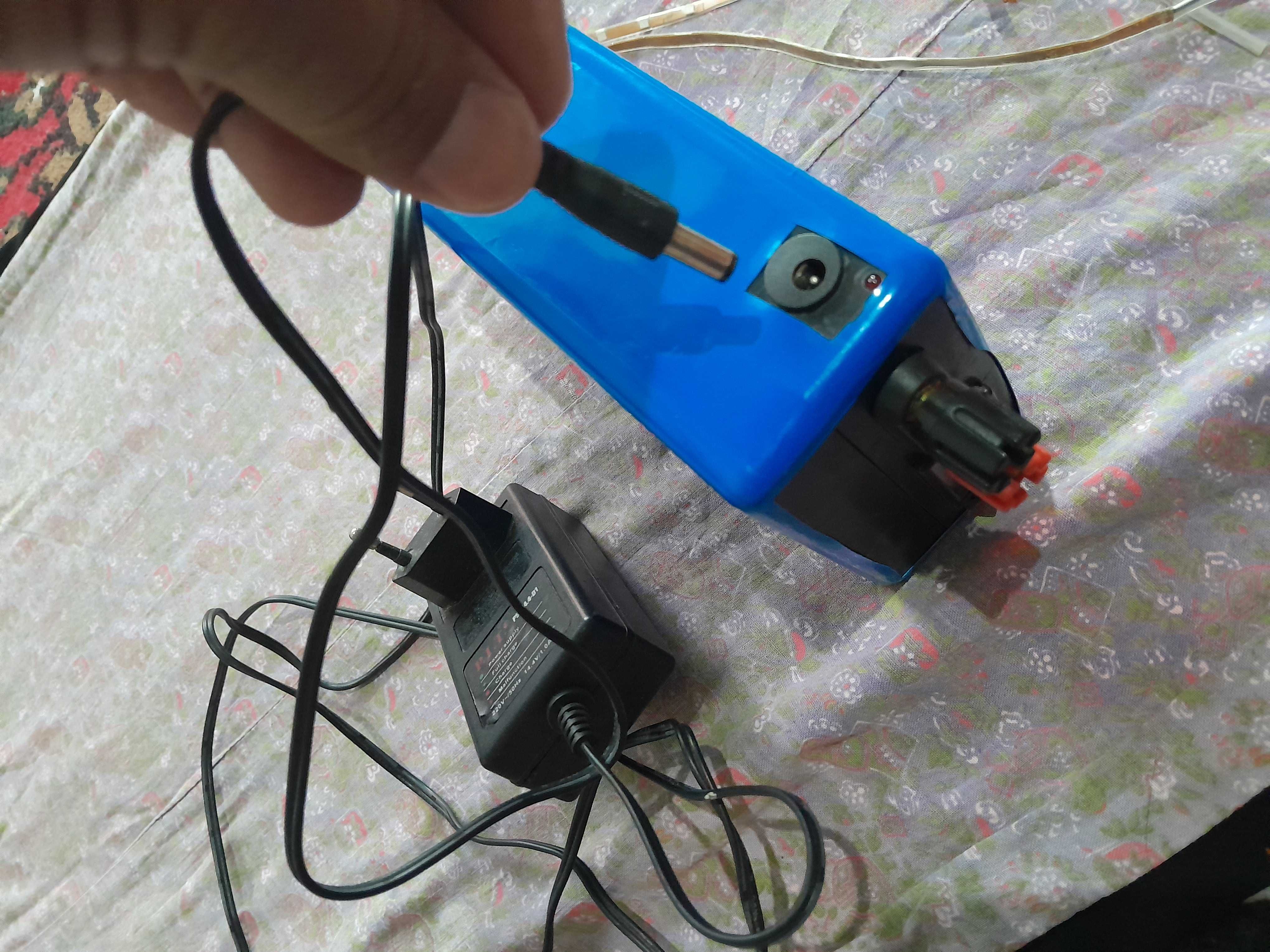 12 volt lifepo4 temir fosfad akumulyatori.