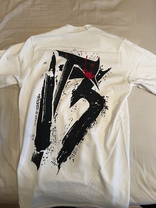 Продавам Luda тениски: