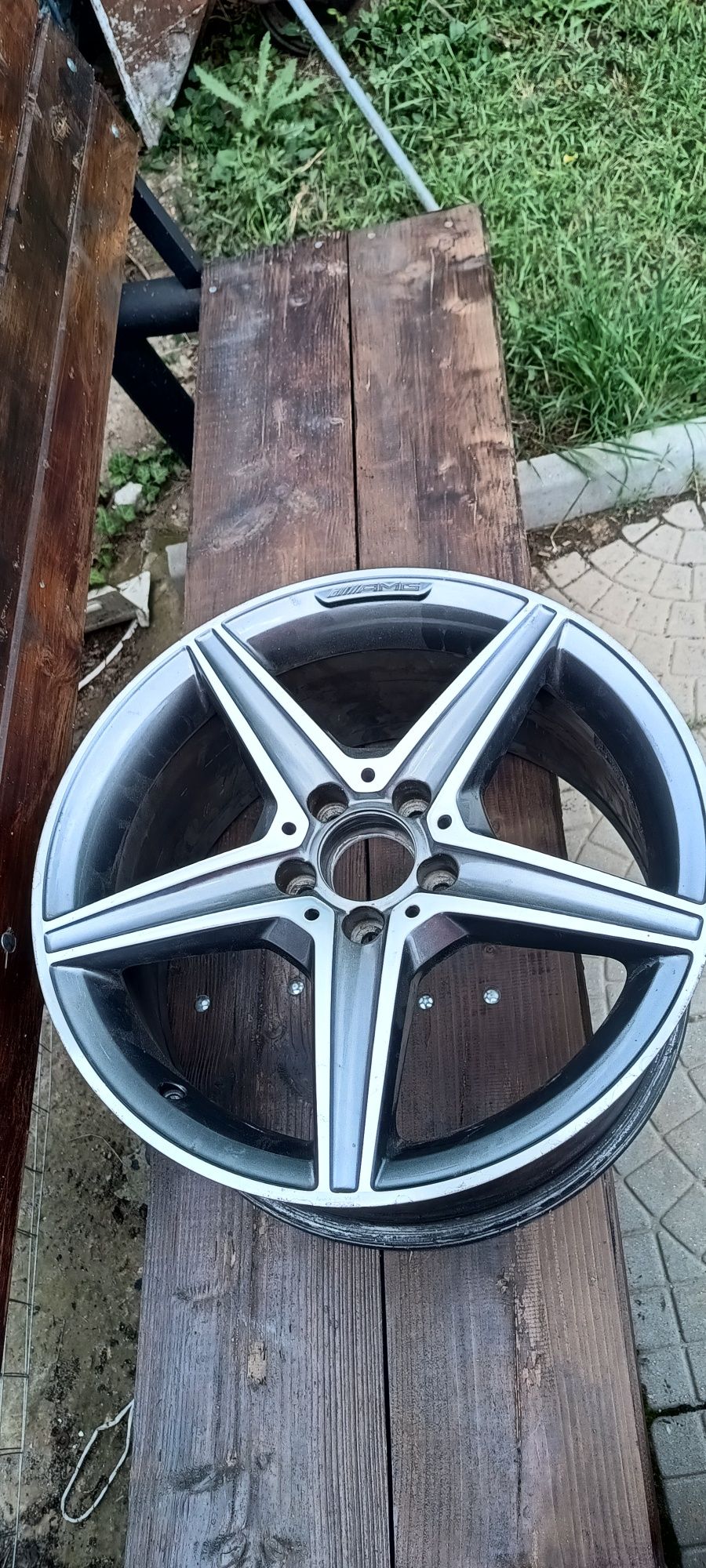Продавам джанта 1брой ,18 AMG ET49. 8J H2