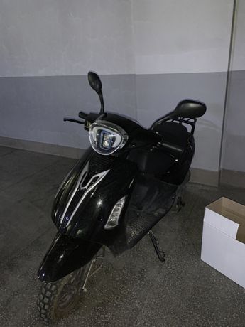 Продается скутер по очень низкой по себе цене б/у