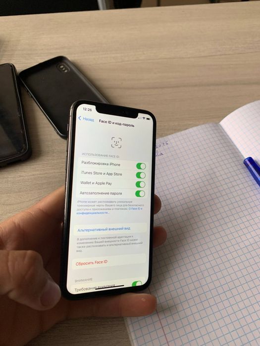 Iphone X qora norm holatda