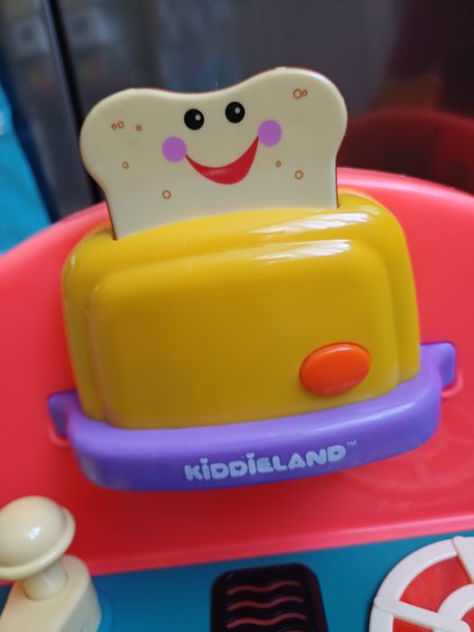 Малка детска кухня с мелодии