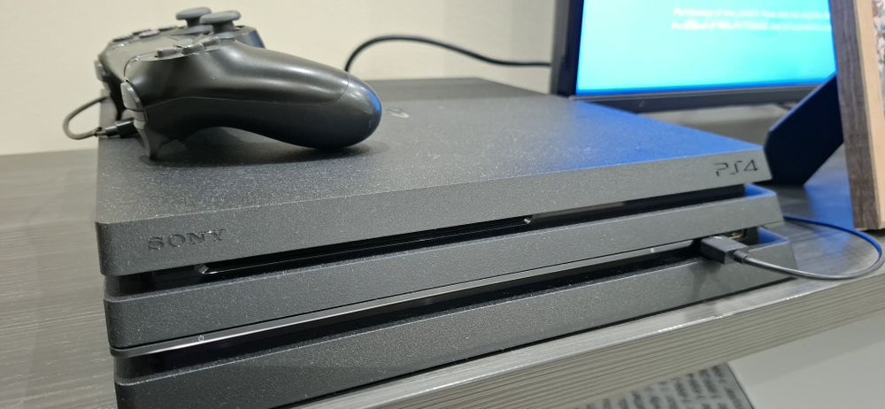 Playstation 4 PRO 1TB