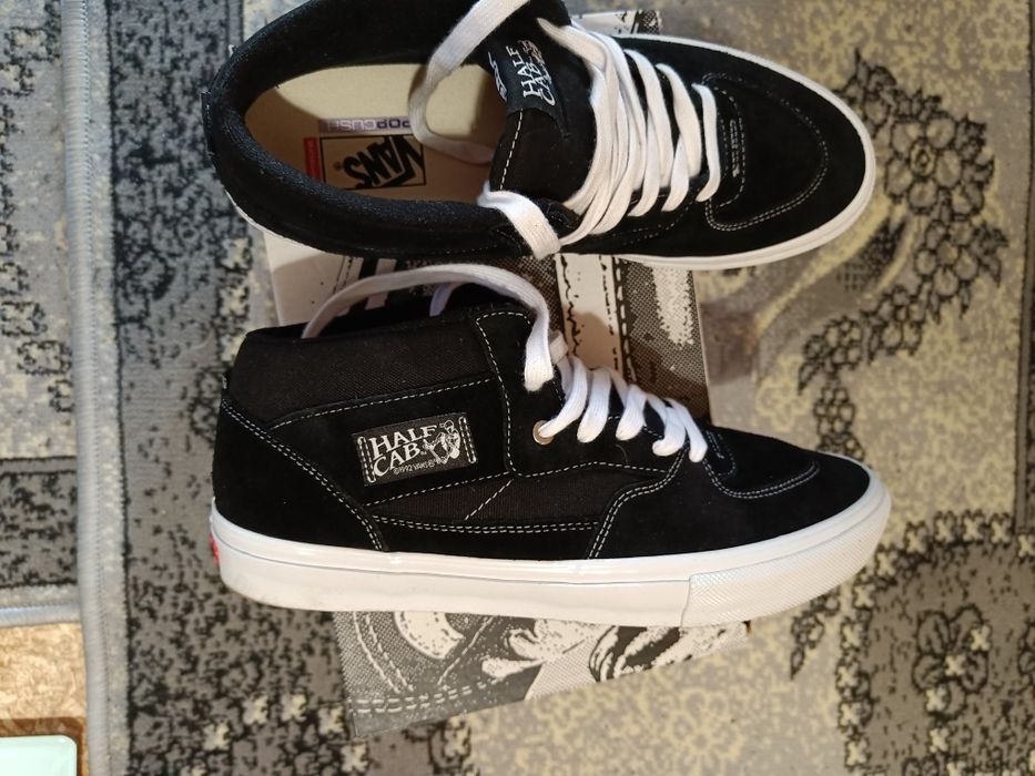 Нови кецове Vans