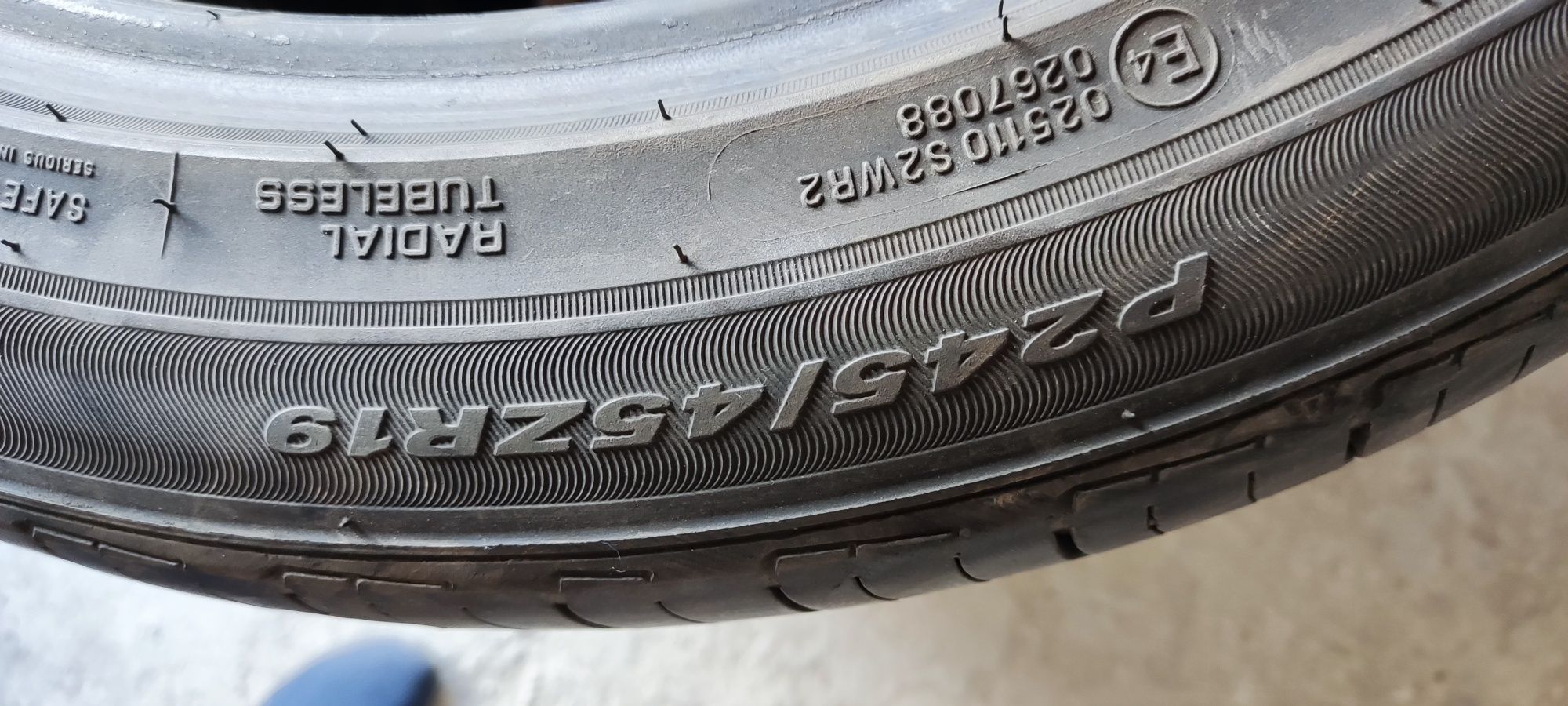 Резина 245/45R19