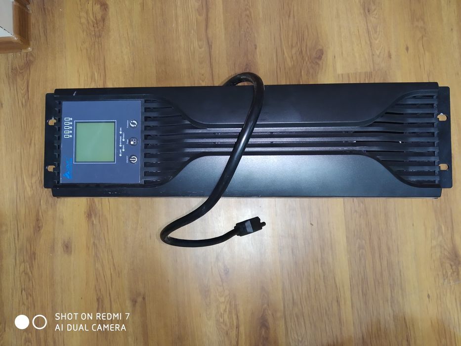 Источник бесперебойного питания SVC RT-6KL-LCD