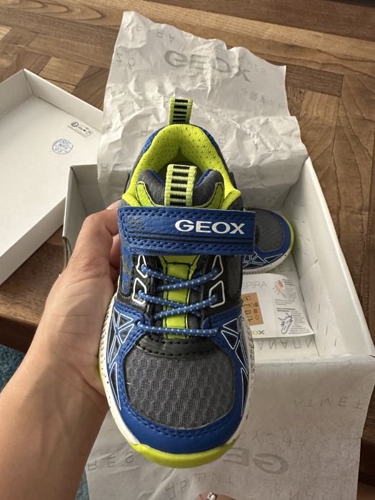 Детски обувки/маратонки Geox 25 размер