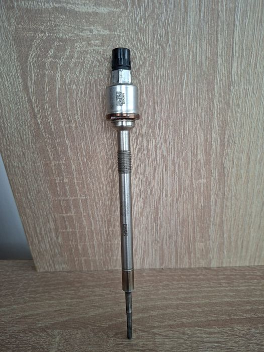 Bujie incandescenta cu senzor