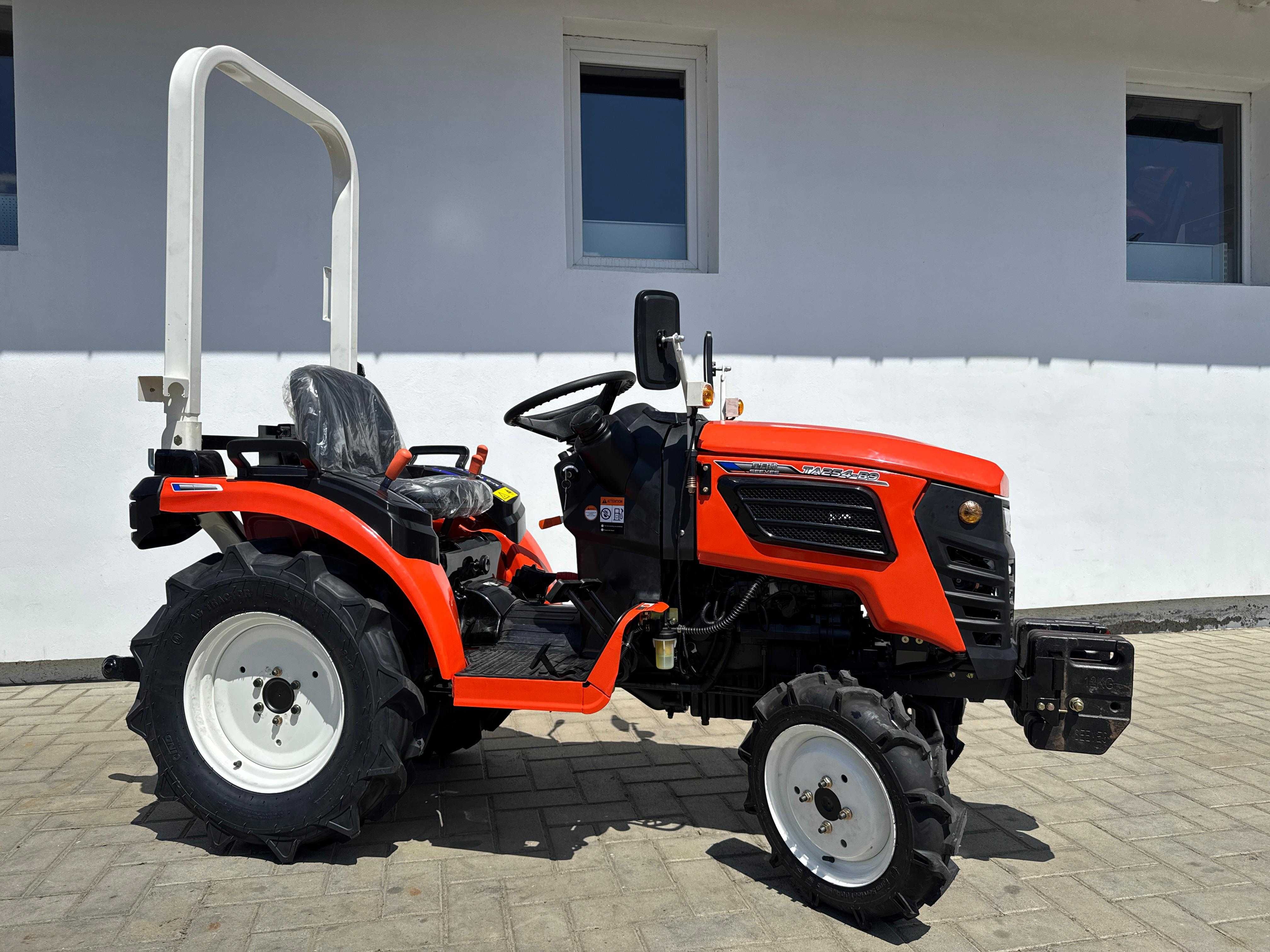 Tractor japonez LIDER 4×4 – 25 CP Diesel, 4 Cilindri Euro 5