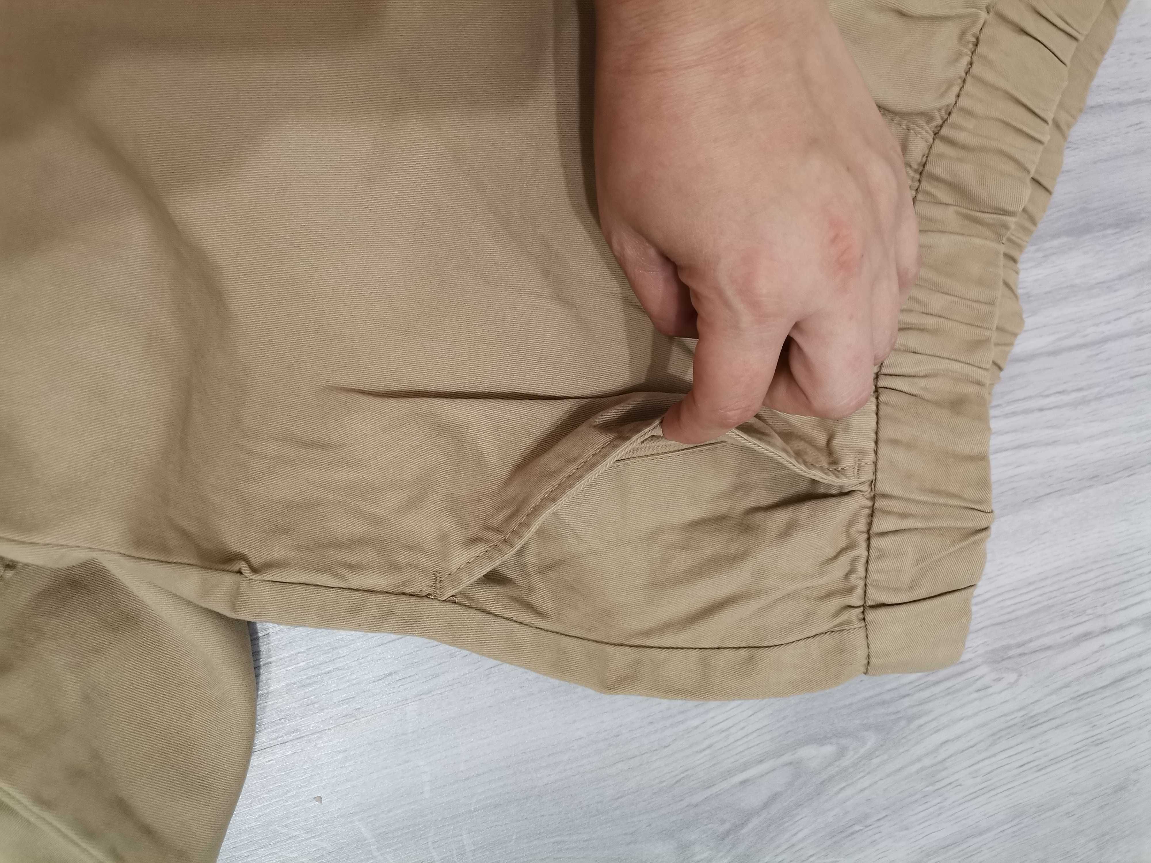 Pantaloni talie înaltă stil camo H&M