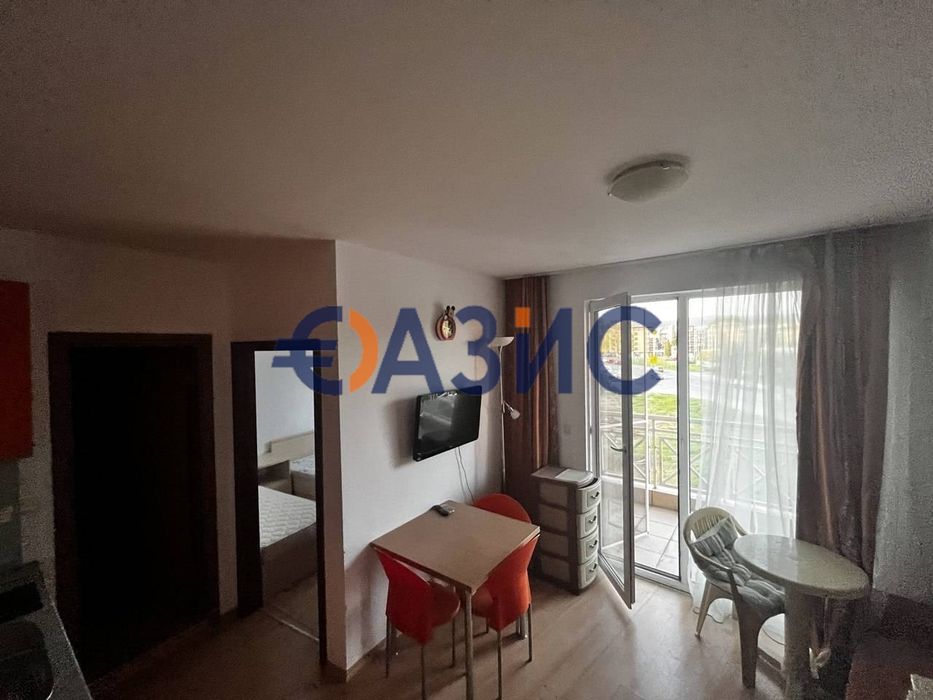 Продава се Двустаен апартамент в к.к. Слънчев бряг - 39 кв.м за 1204 €/кв.м - Снимка #2