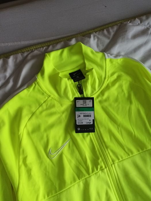 Нов анцунг на Nike и горнище на Hummel