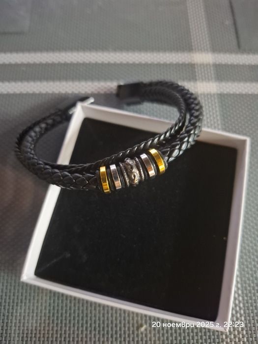 Мъжка кожена гривна