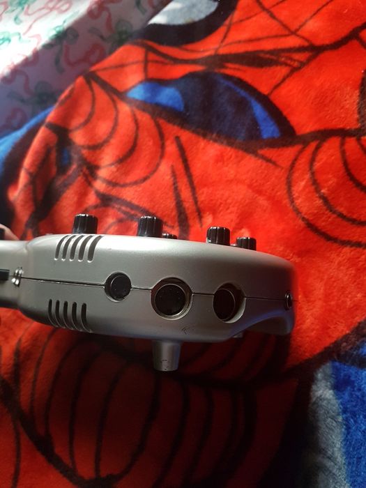 Procesor Chitara Bass Behringer V-amp