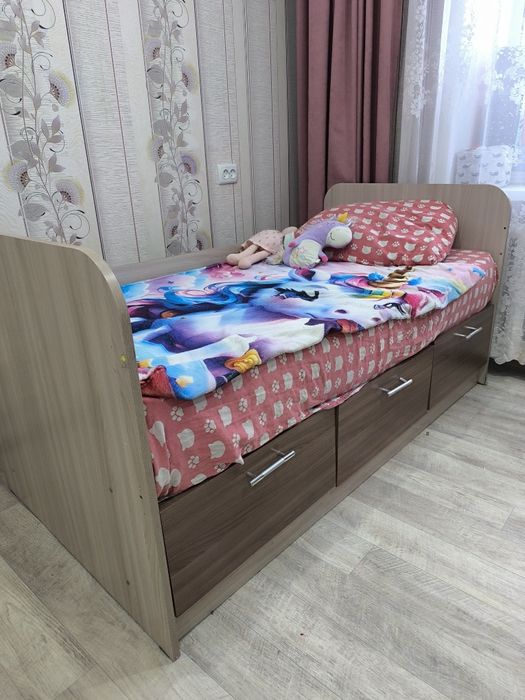 Детская кроватка 160 на 80 с матрасом