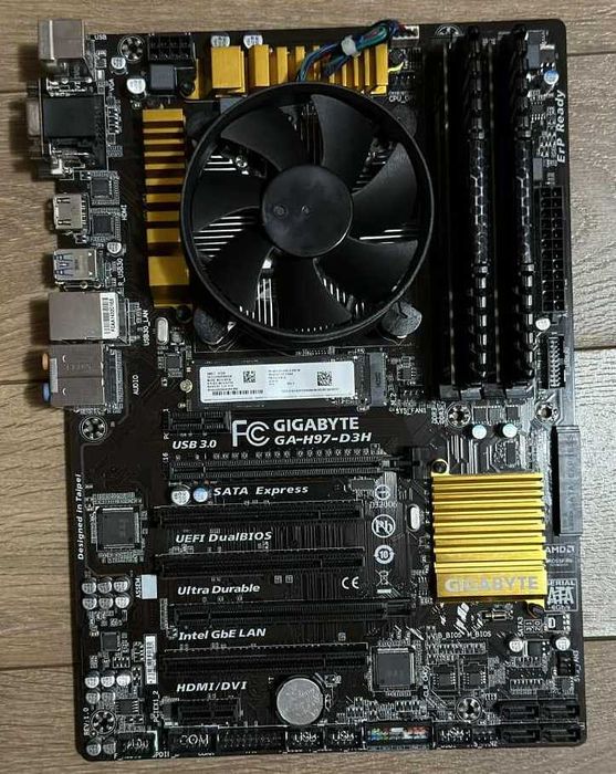 Дъно Gigabyte H97 процесор i7 4770, 16gb RAM, 512GB SSD NVME охладител