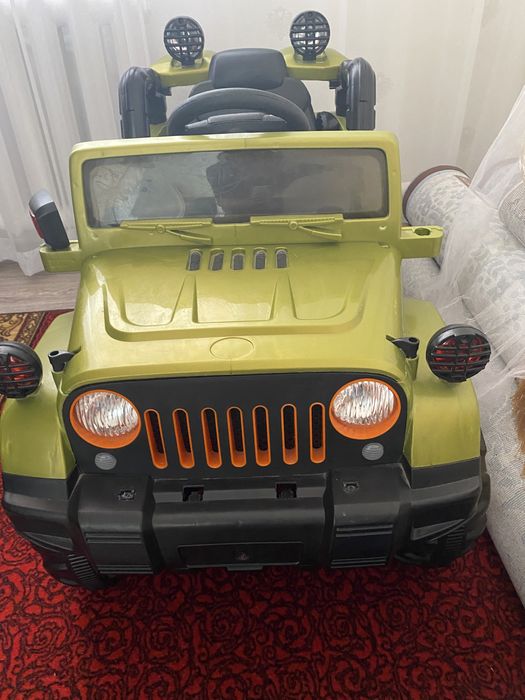 Продам детскую машину