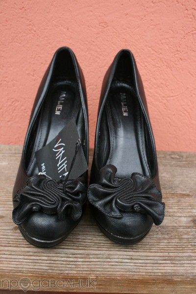 Ново! 39 номер черни елегантни обувки – внос Италия