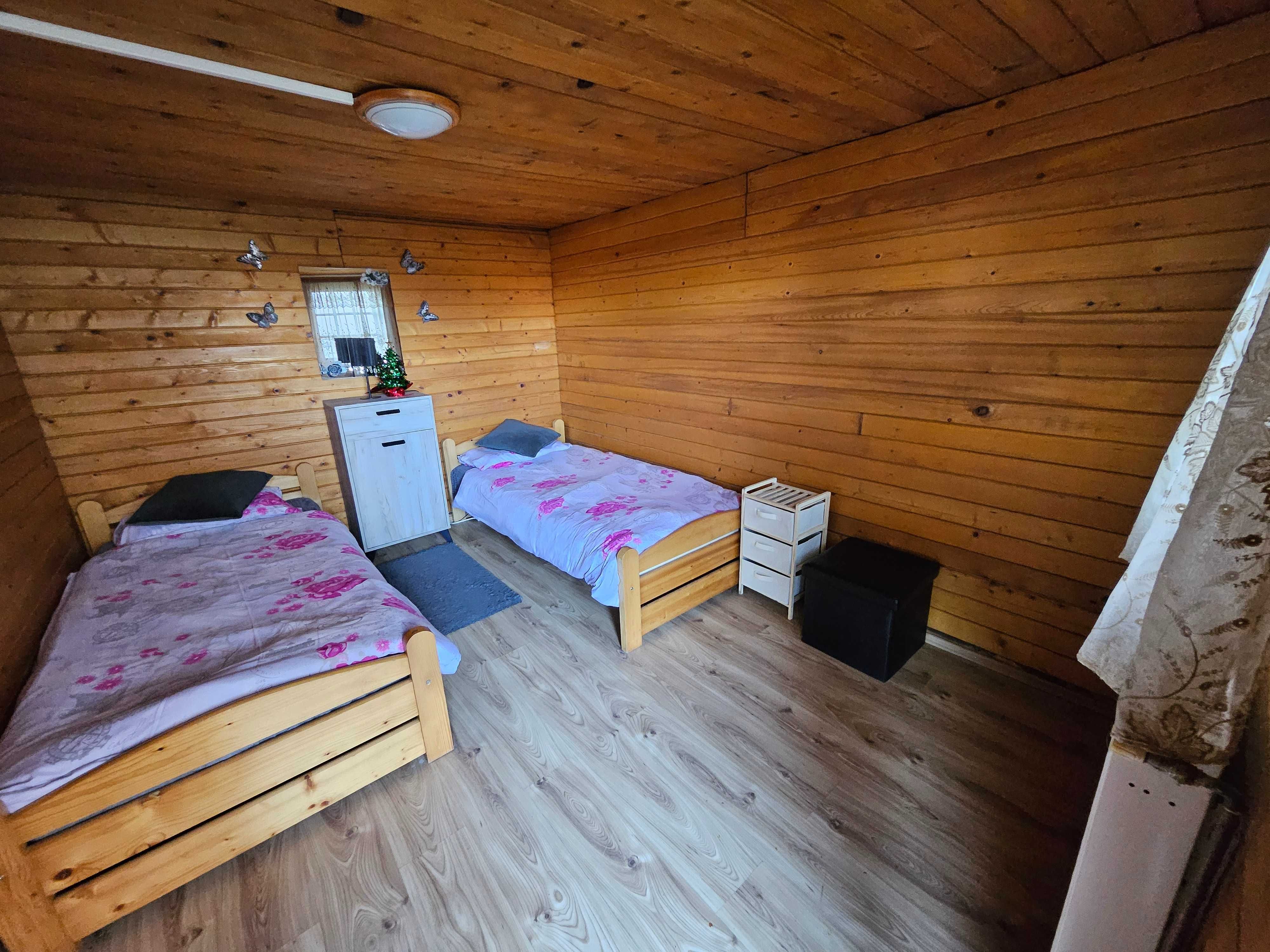 Cazare cabana cu ciubãr si saunã!