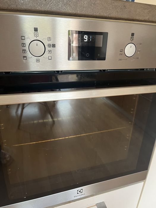 Фурна за вграждане Electrolux, 72 л