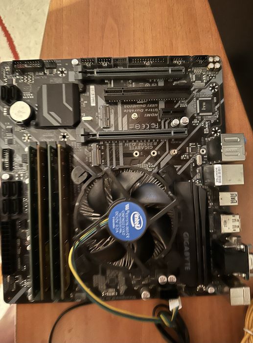 KIT i5 9400 F +Placa de baza Gigabyte B365M+cooler+16 gb ram