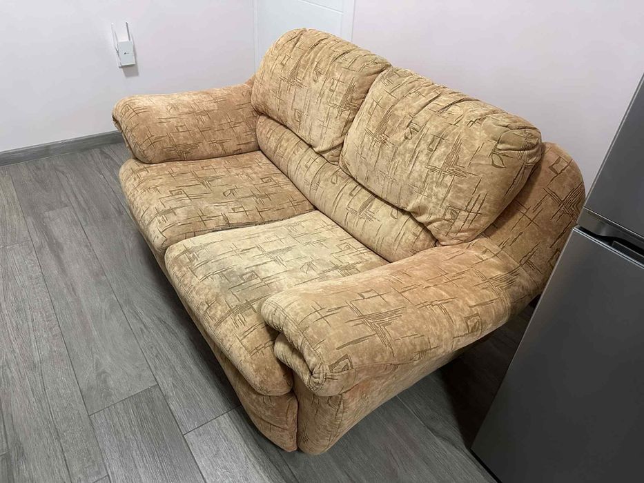 Продавам двойка диван неразтегаем