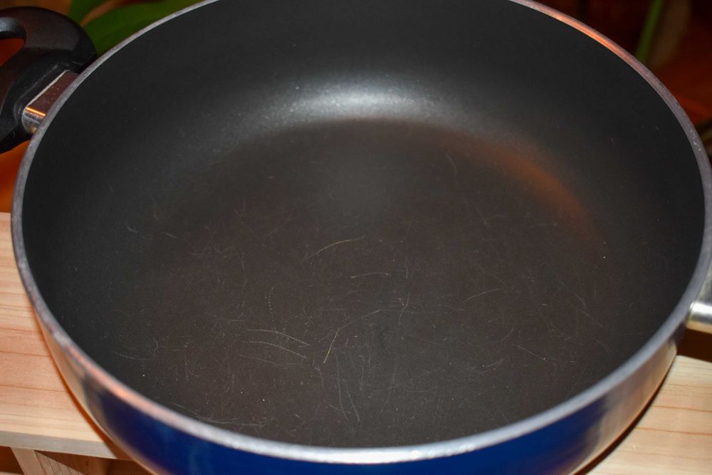 Tigaie anti-aderentă cu capac sticlă