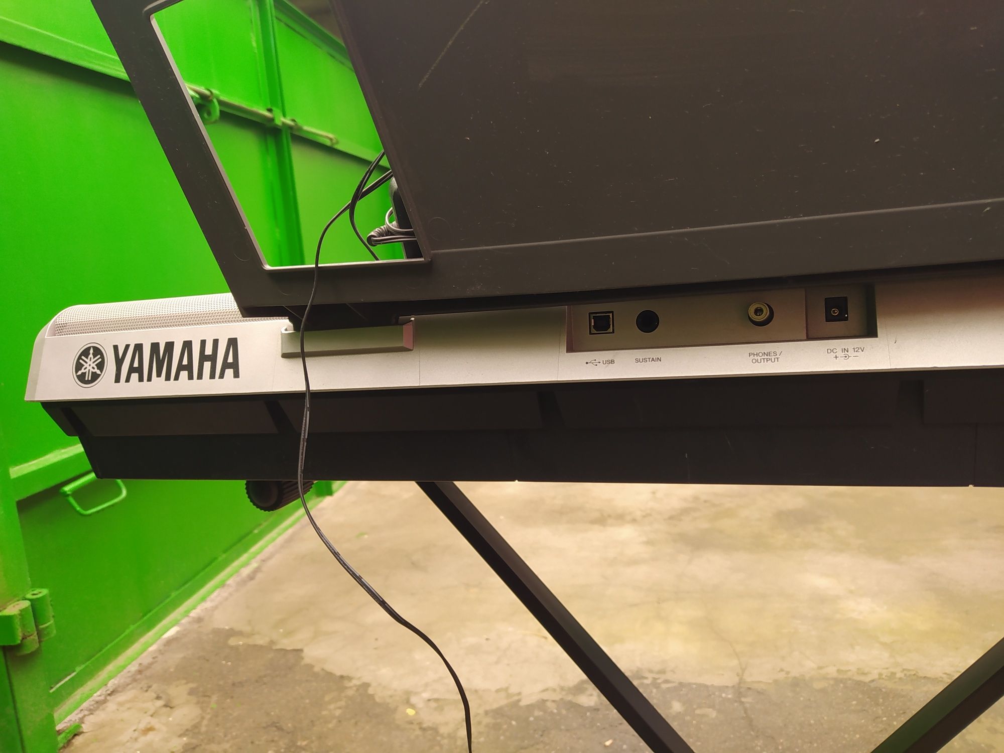 Синтезатор Yamaha е413 состояние новое