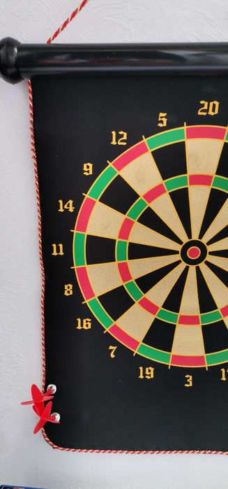 Tabla joc darts magnetic 2 in 1 pentru copii si adulti cu 4 sageti NOU