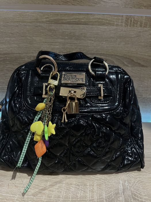 Geanta Paul’s boutique
