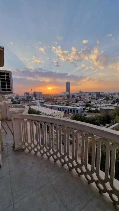 Большая квартира в центре города для респектабельных покупателей