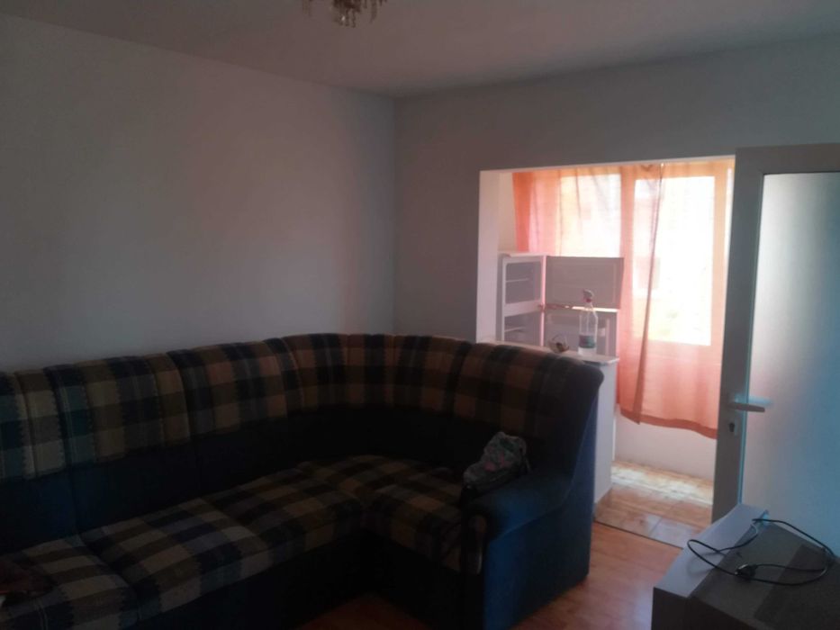 De inchiriat garsoniera