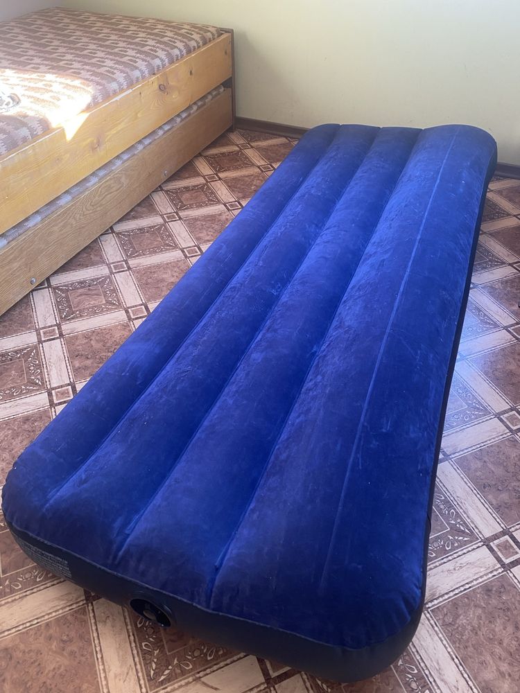 Надуваем матрак Intex Classic Downy Bed – 76x191x25 см (дефект)