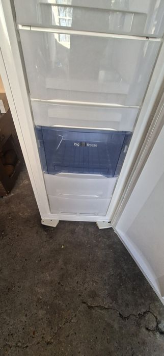 Vând congelator Gorenje