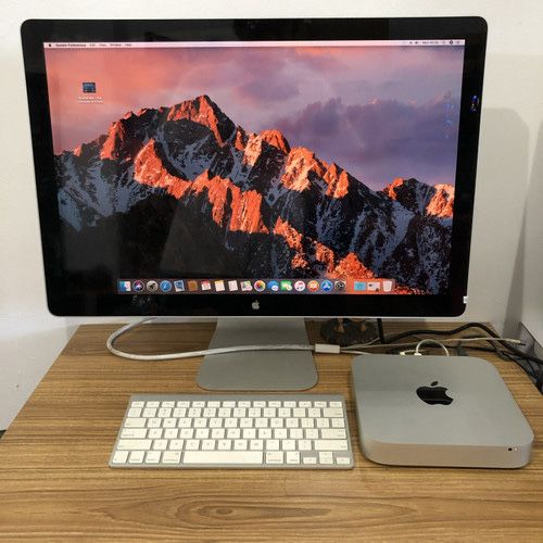 Apple Cinema Display LED (24-инча)
