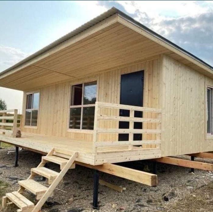 Vand cabane din lemn la pret bun