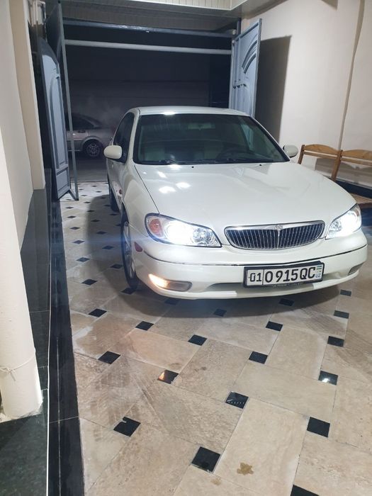 Nissan maxima sotiladi