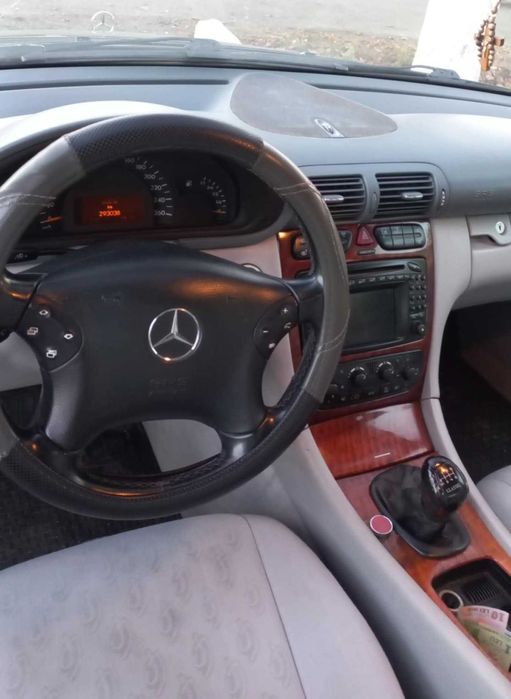 Vand sau schimb mercedes