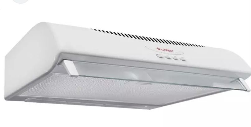 Вытяжка на кухню в отличном состоянии