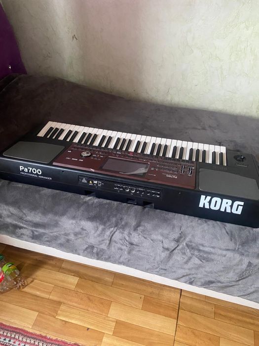 Синтезатор Korg