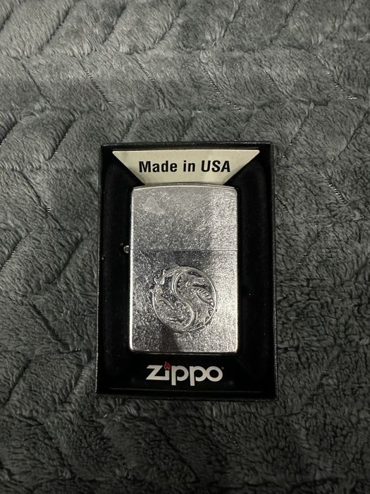 Bricheta zippo Dragon argintie - model 2007