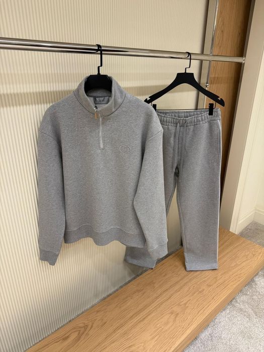 Compleu DIOR   . Toate mărimile disponibile. Calitate premium !!