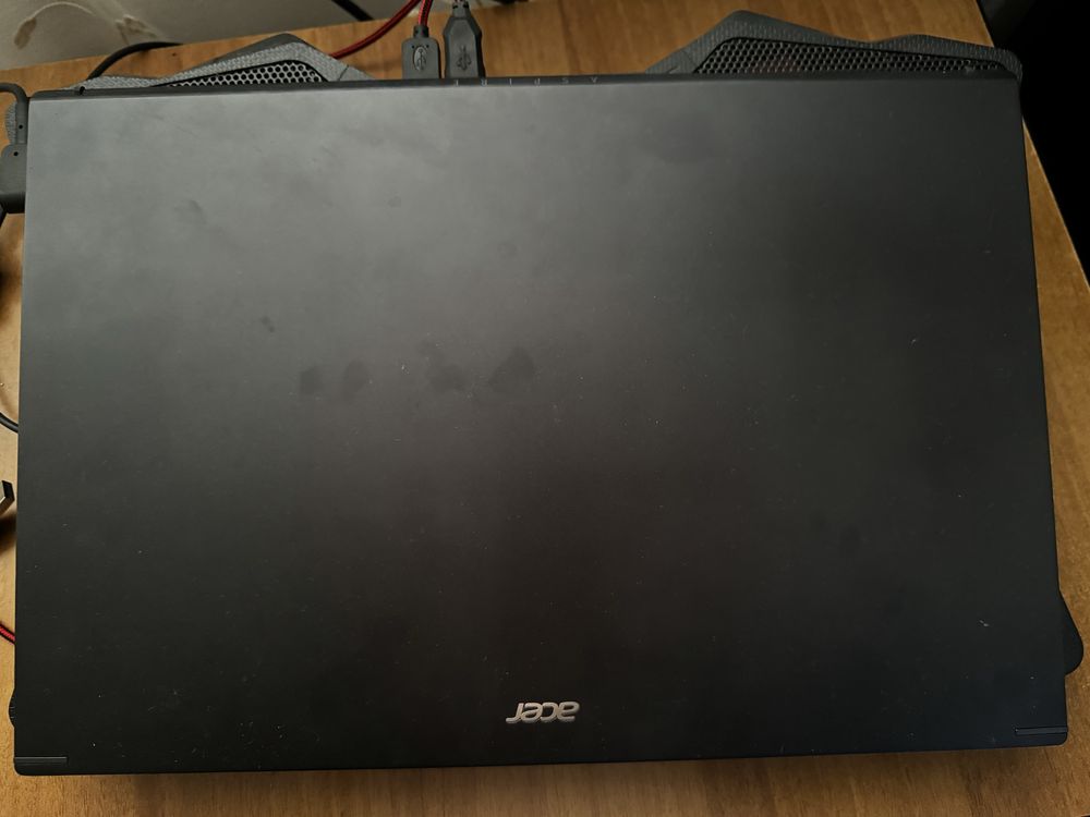 Vand laptop Acer Aspire 7