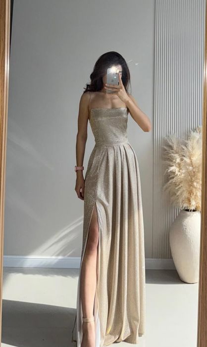 Платье продаётся.