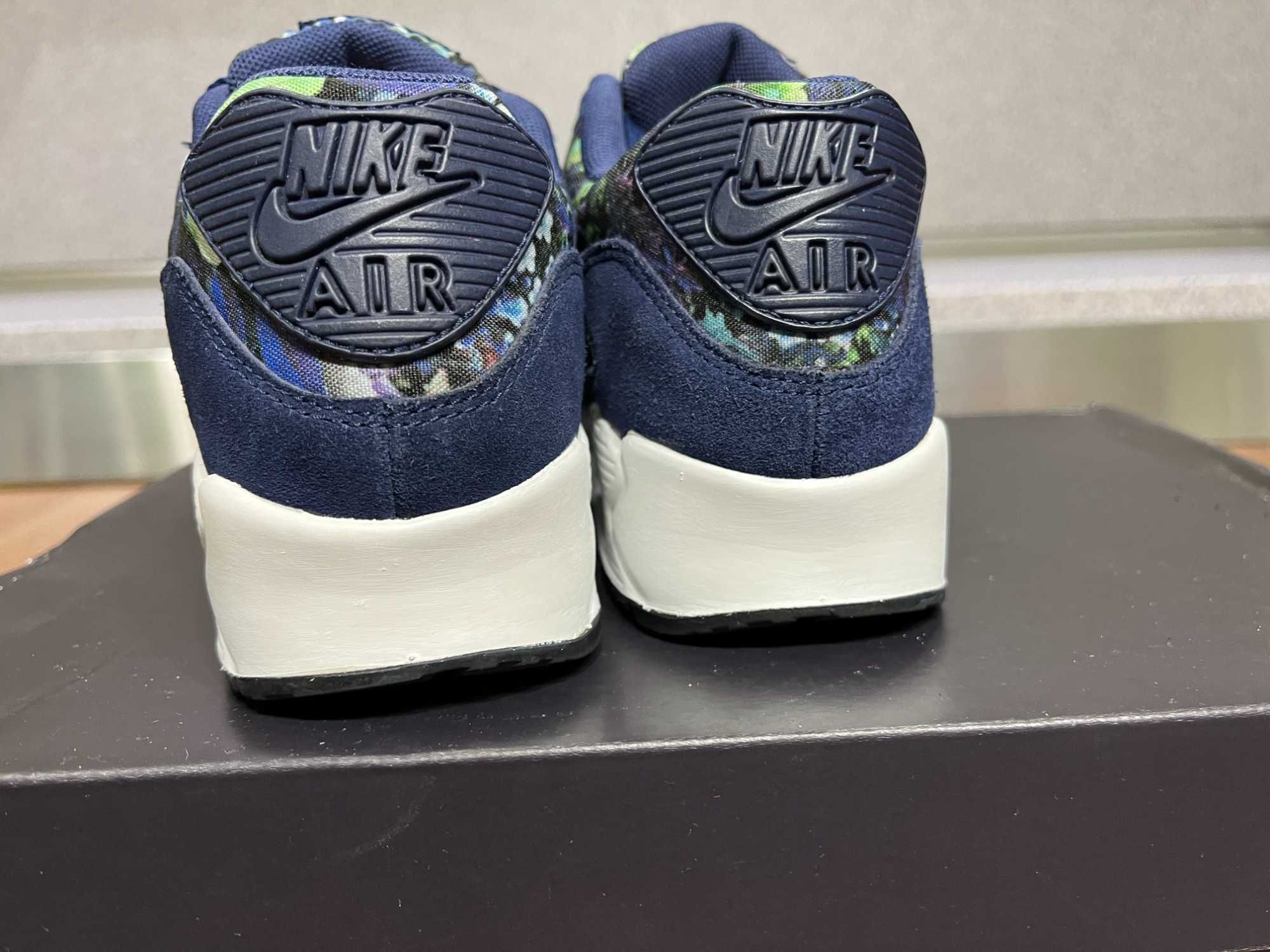 ОРИГИНАЛНИ *** Nike Air Max 90 SЕ / Floral Binary Moon Blue