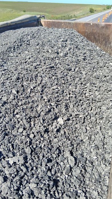 Vand Beton CONCASAT , FREZAT de asfalt si PAMANT Negru